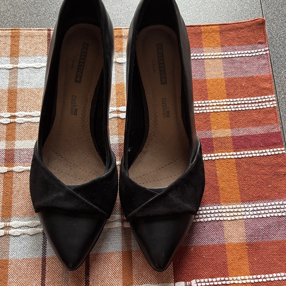 Clark Collection soft cushionBlack Pointed Toe Heels with suede.